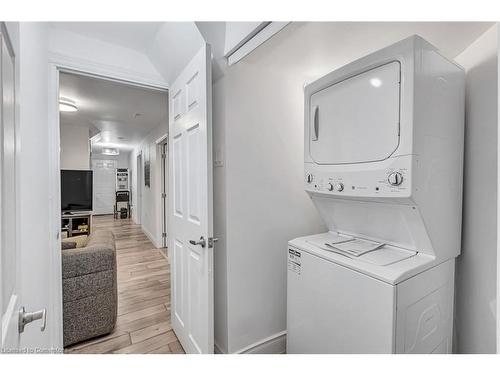 2218 Vista Drive, Burlington, ON - Indoor Photo Showing Laundry Room