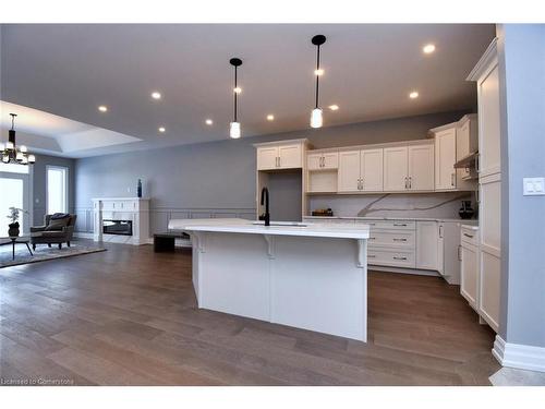 21-40 Heath Street, Brantford, ON - Indoor Photo Showing Kitchen