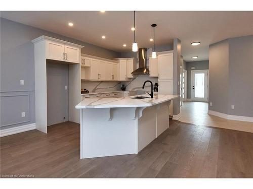 21-40 Heath Street, Brantford, ON - Indoor Photo Showing Kitchen With Upgraded Kitchen