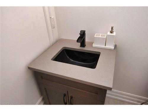 21-40 Heath Street, Brantford, ON - Indoor Photo Showing Kitchen