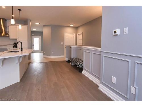 21-40 Heath Street, Brantford, ON - Indoor Photo Showing Kitchen