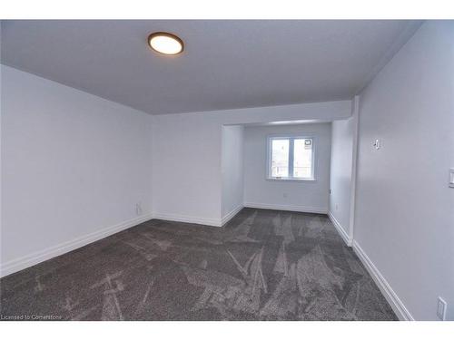 21-40 Heath Street, Brantford, ON - Indoor Photo Showing Other Room