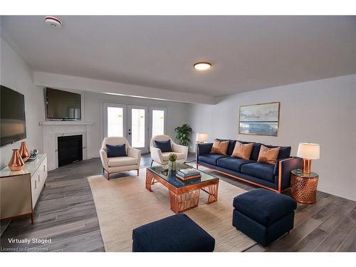 21-40 Heath Street, Brantford, ON - Indoor Photo Showing Living Room With Fireplace