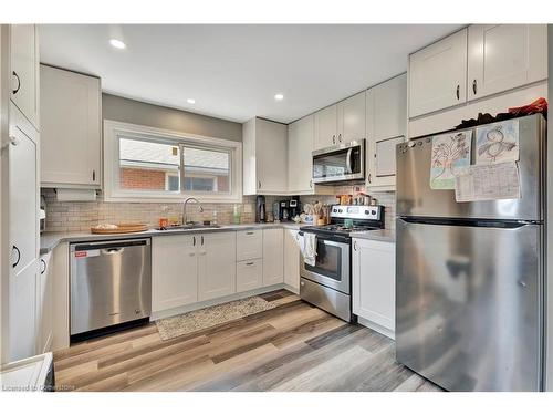 584 East 27Th Street, Hamilton, ON - Indoor Photo Showing Kitchen