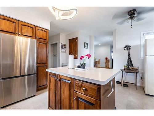 797 Highway 6, Caledonia, ON - Indoor Photo Showing Kitchen