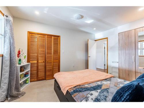 797 Highway 6, Caledonia, ON - Indoor Photo Showing Bedroom