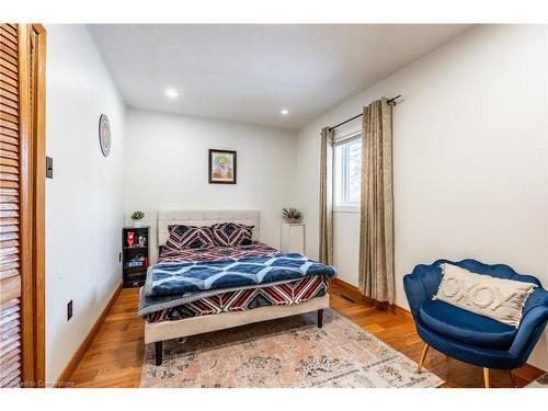 797 Highway 6, Caledonia, ON - Indoor Photo Showing Bedroom