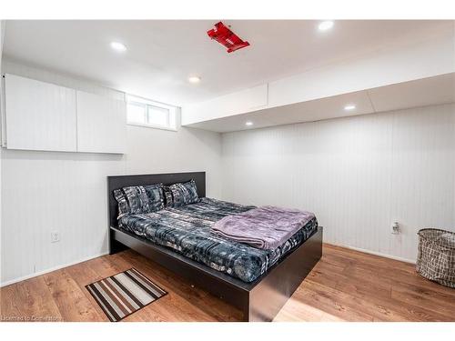 797 Highway 6, Caledonia, ON - Indoor Photo Showing Bedroom