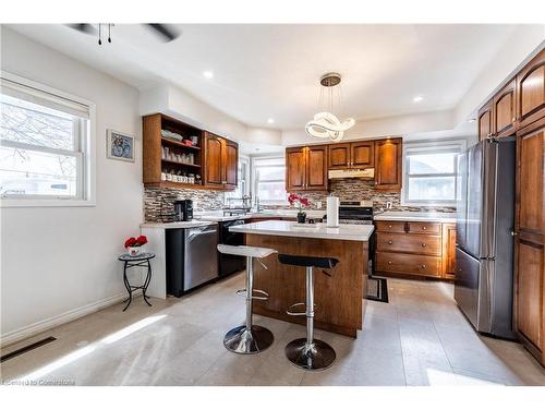 797 Highway 6, Caledonia, ON - Indoor Photo Showing Kitchen