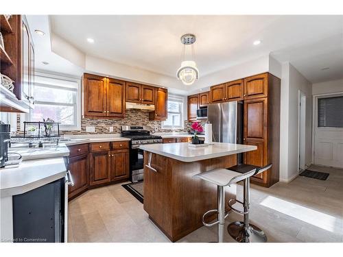 797 Highway 6, Caledonia, ON - Indoor Photo Showing Kitchen