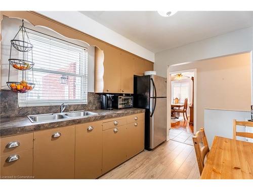 54 Sherwood Rise, Hamilton, ON - Indoor Photo Showing Kitchen With Double Sink