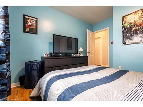 54 Sherwood Rise, Hamilton, ON - Indoor Photo Showing Bedroom