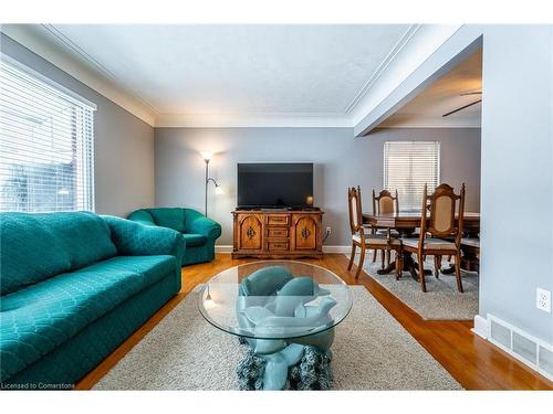 54 Sherwood Rise, Hamilton, ON - Indoor Photo Showing Living Room