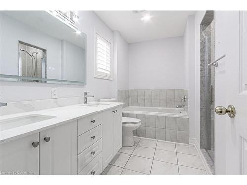 7 Connell Crescent, Hamilton, ON - Indoor Photo Showing Bathroom