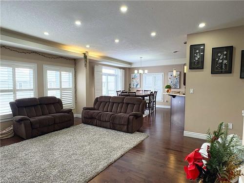 Upper-34 Watervale Drive, Kitchener, ON - Indoor Photo Showing Living Room