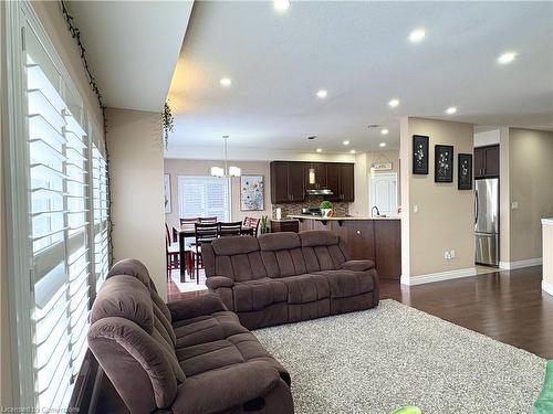 Upper-34 Watervale Drive, Kitchener, ON - Indoor Photo Showing Living Room