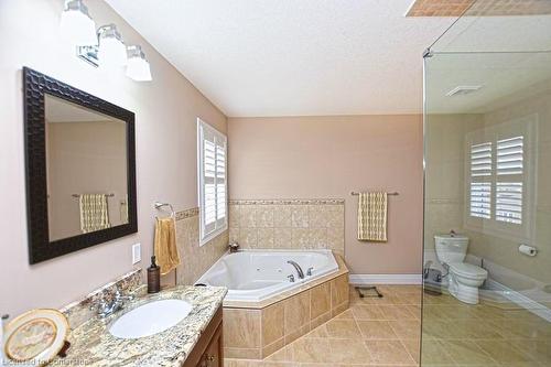 Upper-34 Watervale Drive, Kitchener, ON - Indoor Photo Showing Bathroom