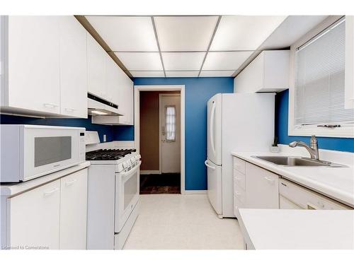 1353 Fisher Avenue, Burlington, ON - Indoor Photo Showing Kitchen