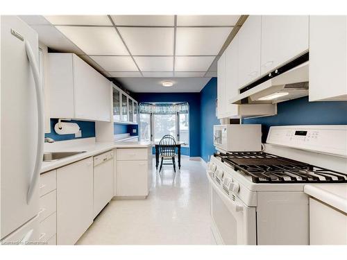 1353 Fisher Avenue, Burlington, ON - Indoor Photo Showing Kitchen