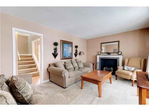 1353 Fisher Avenue, Burlington, ON - Indoor Photo Showing Living Room