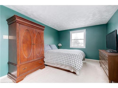 1353 Fisher Avenue, Burlington, ON - Indoor Photo Showing Bedroom