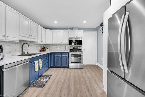 214 East Avenue N, Hamilton, ON - Indoor Photo Showing Kitchen