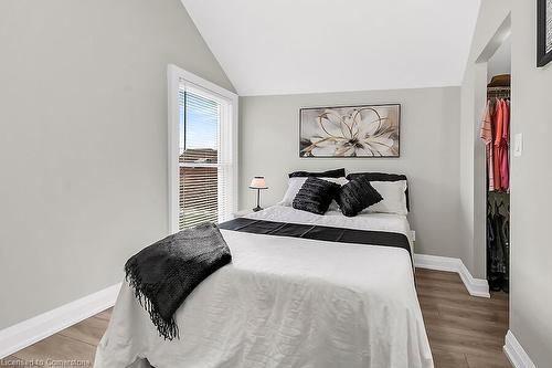 214 East Avenue N, Hamilton, ON - Indoor Photo Showing Bedroom