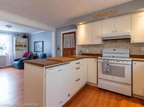 539 Mohawk Road W, Hamilton, ON - Indoor Photo Showing Kitchen