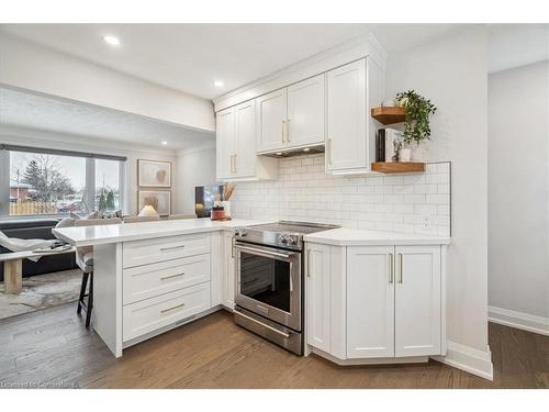 4 Fernwood Crescent, Hamilton, ON - Indoor Photo Showing Kitchen