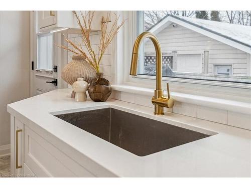 4 Fernwood Crescent, Hamilton, ON - Indoor Photo Showing Bathroom