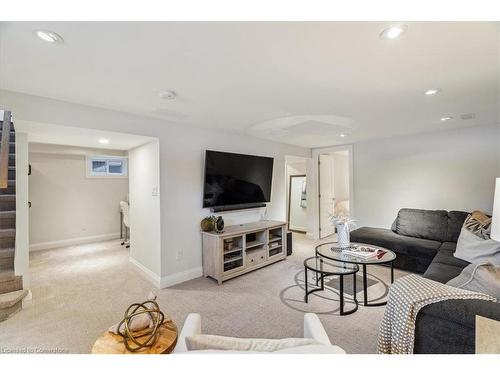 4 Fernwood Crescent, Hamilton, ON - Indoor Photo Showing Living Room