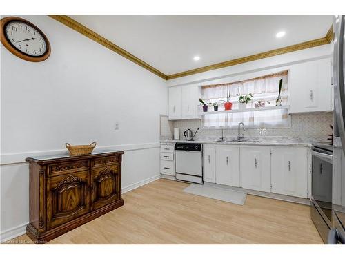 940 Stone Church Road E, Hamilton, ON - Indoor Photo Showing Kitchen