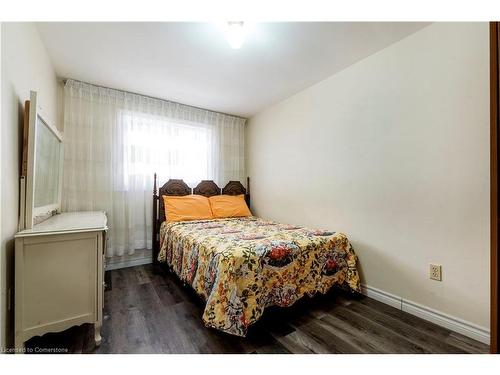 940 Stone Church Road E, Hamilton, ON - Indoor Photo Showing Bedroom