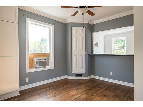 235 Young Street, Hamilton, ON - Indoor Photo Showing Kitchen