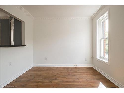 235 Young Street, Hamilton, ON - Indoor Photo Showing Living Room