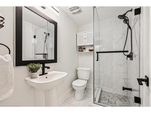 1142 Stanley Drive, Burlington, ON - Indoor Photo Showing Bathroom