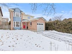 4 Knollwood Court  Dundas, ON L9H 3L5