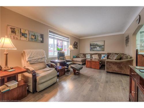 55 Wellington Street S, Dundas, ON - Indoor Photo Showing Living Room