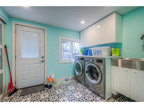 55 Wellington Street S, Dundas, ON - Indoor Photo Showing Laundry Room