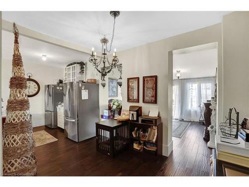 485 Catharine Street N, Hamilton, ON - Indoor Photo Showing Dining Room