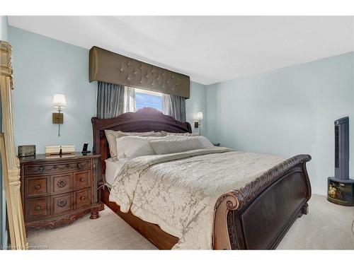 485 Catharine Street N, Hamilton, ON - Indoor Photo Showing Bedroom