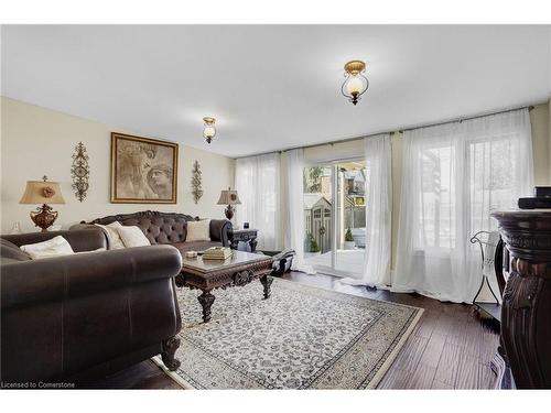 485 Catharine Street N, Hamilton, ON - Indoor Photo Showing Living Room