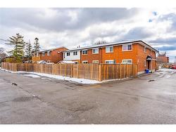 5-2027 Bluefields Drive  Burlington, ON L7P 1J9