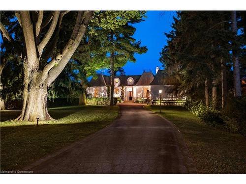 4410 Lakeshore Road, Burlington, ON - Outdoor