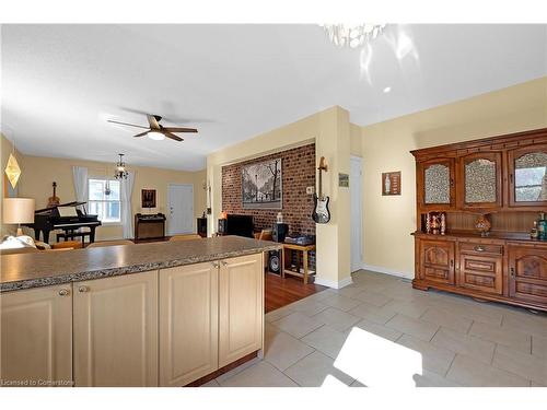 477 Cannon Street E, Hamilton, ON - Indoor Photo Showing Kitchen