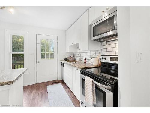 1146 Leaside Road, Hamilton, ON - Indoor Photo Showing Kitchen With Upgraded Kitchen