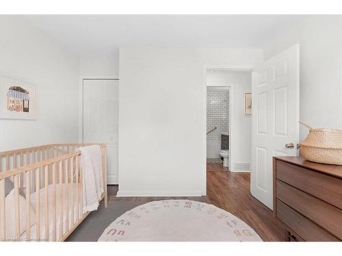 1146 Leaside Road, Hamilton, ON - Indoor Photo Showing Bedroom