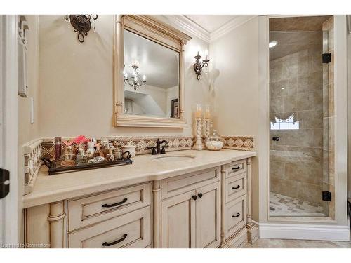 2215 Vista Drive, Burlington, ON - Indoor Photo Showing Bathroom