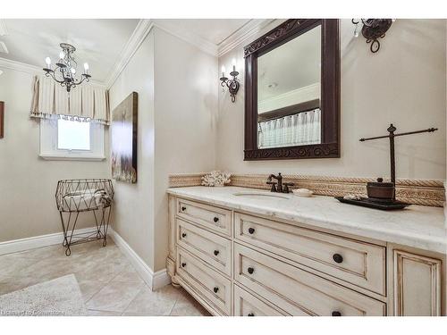 2215 Vista Drive, Burlington, ON - Indoor Photo Showing Bathroom