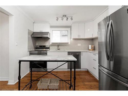 642 West 5Th Street, Hamilton, ON - Indoor Photo Showing Kitchen